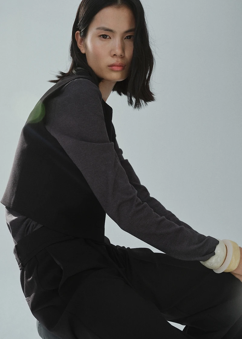 Suit vest with buttons