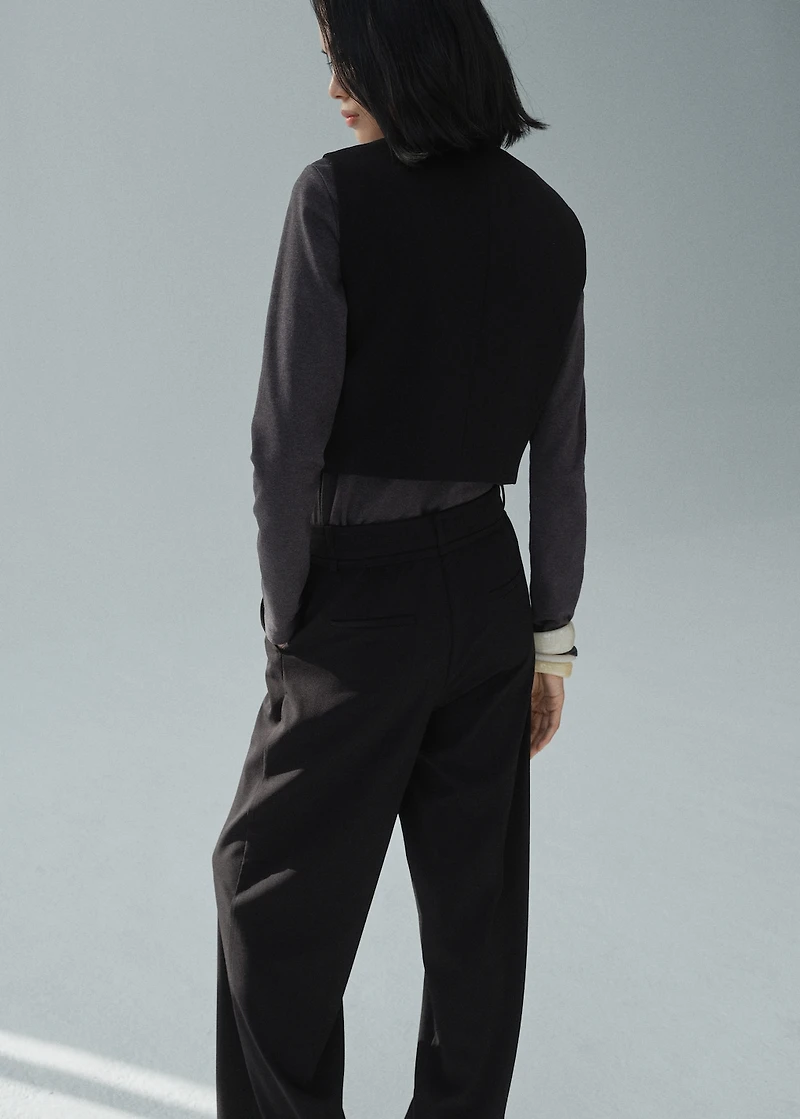 Suit vest with buttons