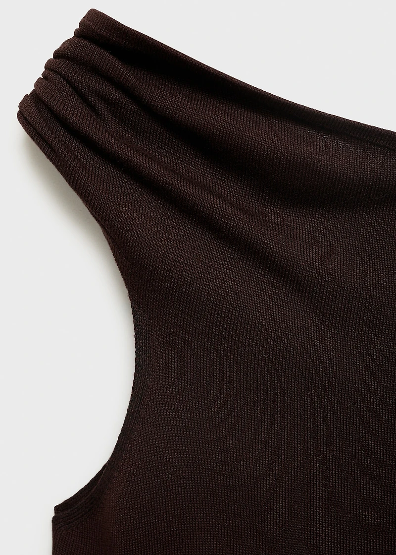 Asymmetrical fine-knit top