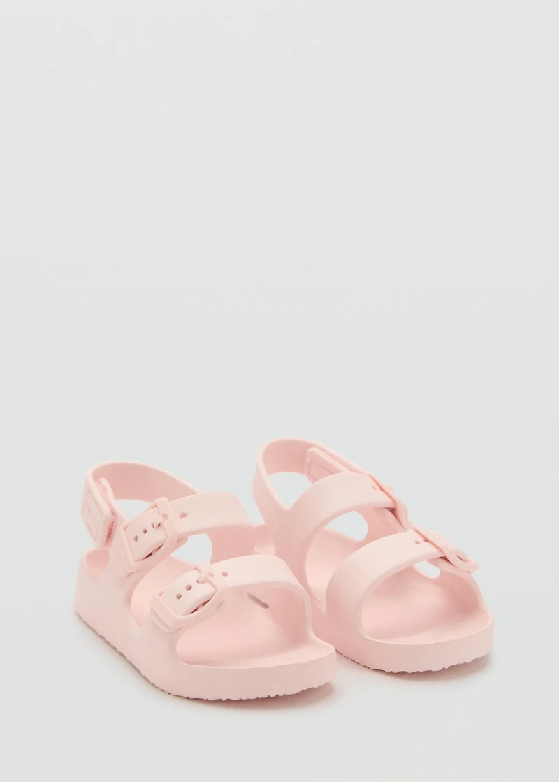 Flip-flops with buckle straps