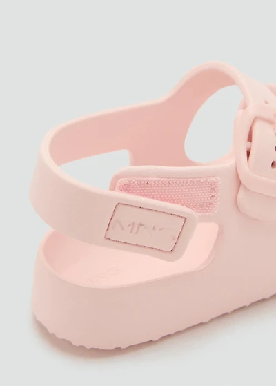 Flip-flops with buckle straps