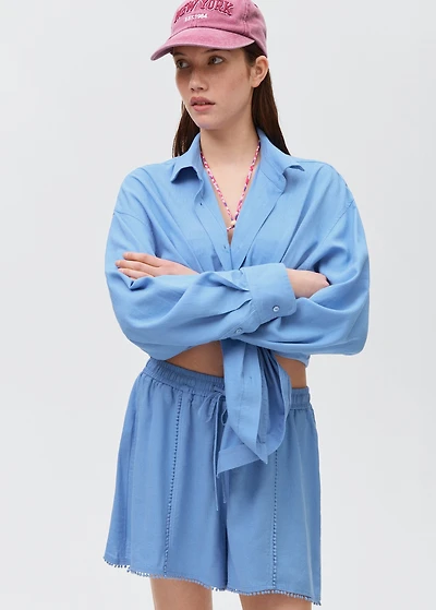 Linen shorts with drawstring