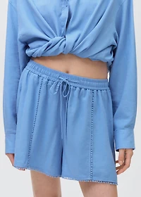 Linen shorts with drawstring