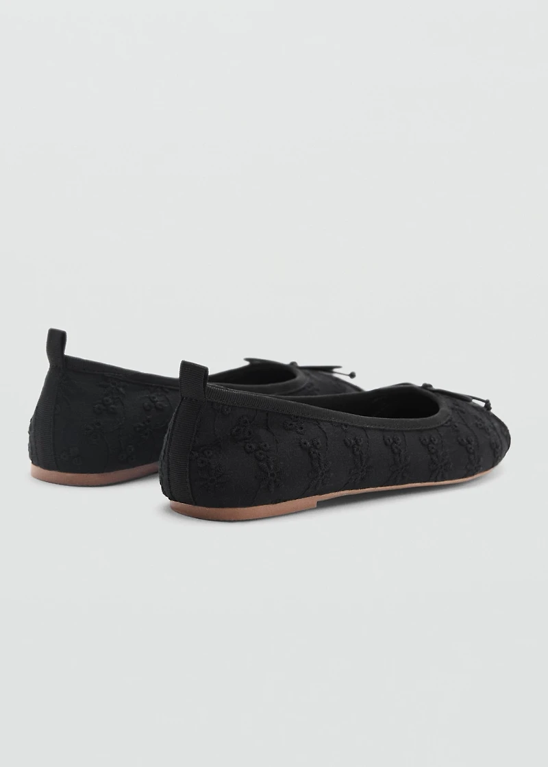 Embroidered ballet flats with bow