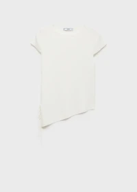 Knitted sweater with asymmetrical hem