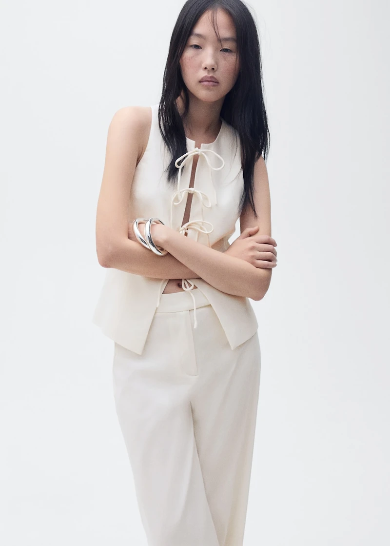 Linen-blend top with bow