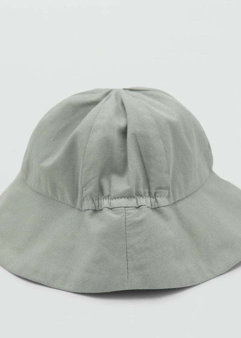 Cotton hat with ruffles