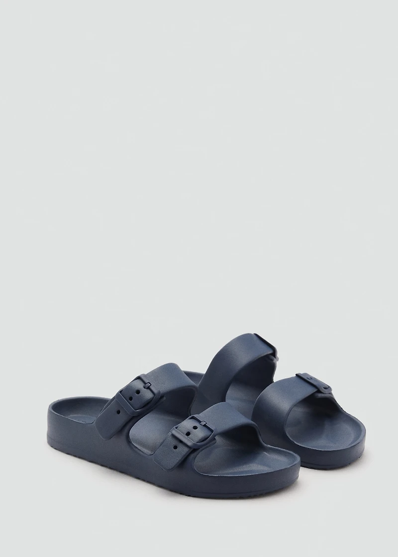 Flip-flops with buckle straps