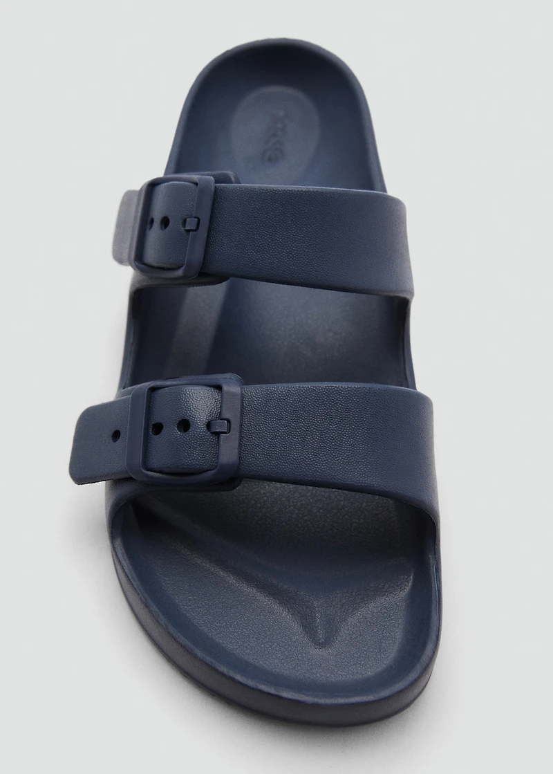 Flip-flops with buckle straps