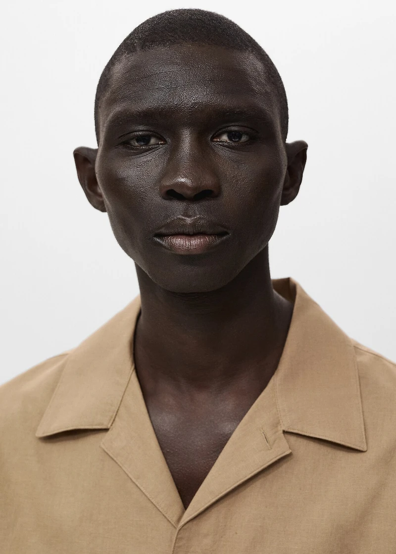 Linen shirt with bowling collar and pocket