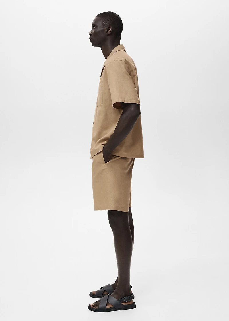 Linen shirt with bowling collar and pocket