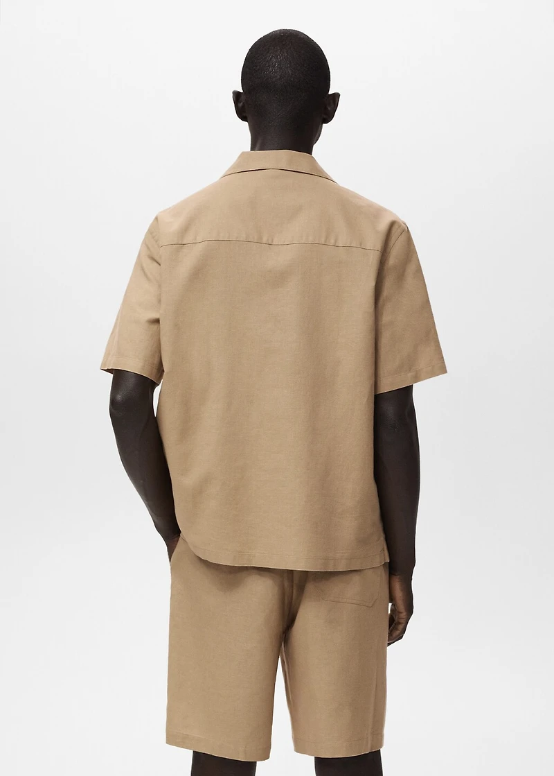 Linen shirt with bowling collar and pocket