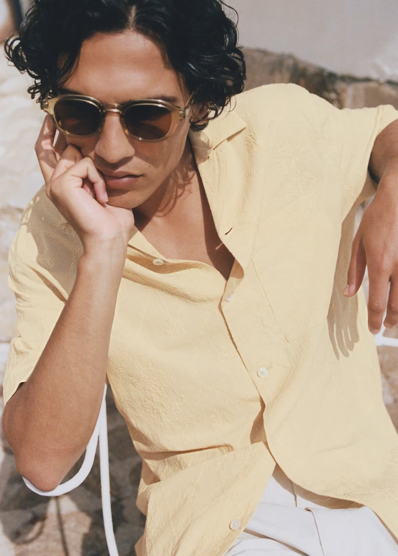Shirt with embroidered bowling collar