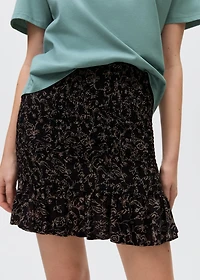 Gathered skirt with ruffle