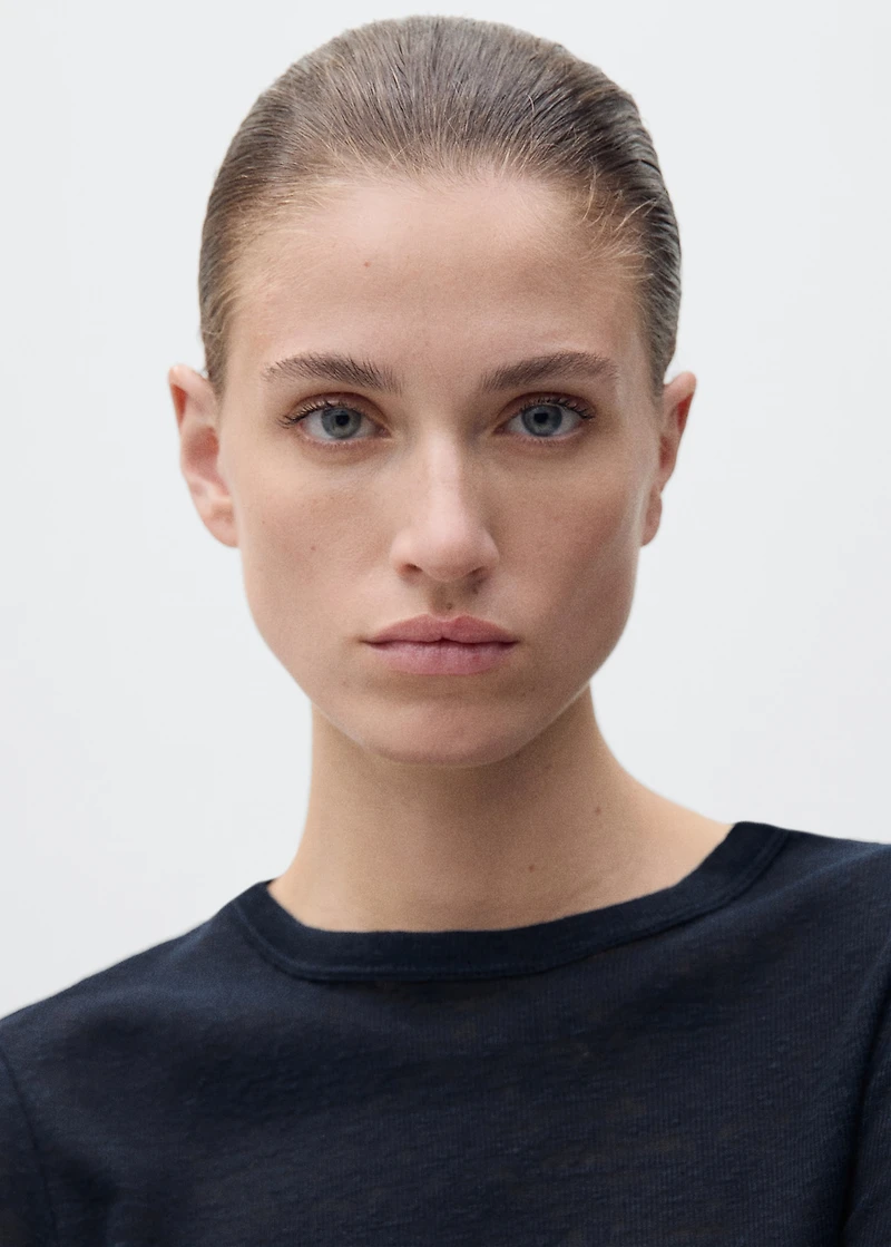 Fitted linen t-shirt