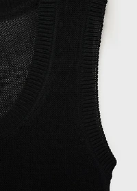 Low-neck knitted top
