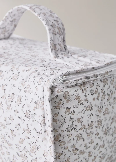 Children’s toiletry bag with mini-flower print