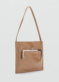 Shoulder bag with pochette pocket
