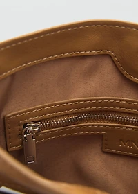 Shoulder bag with pochette pocket