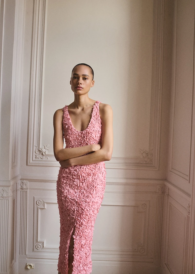 Tulle dress with embroidered flower