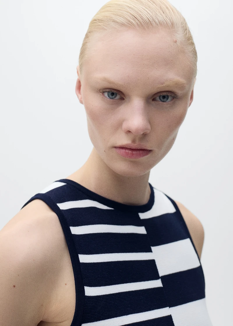 Knitted dress with combined stripes