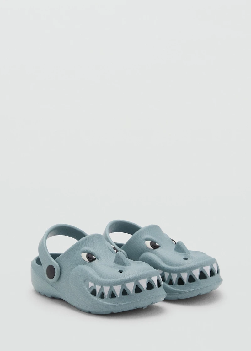 Dragon-design flip-flops