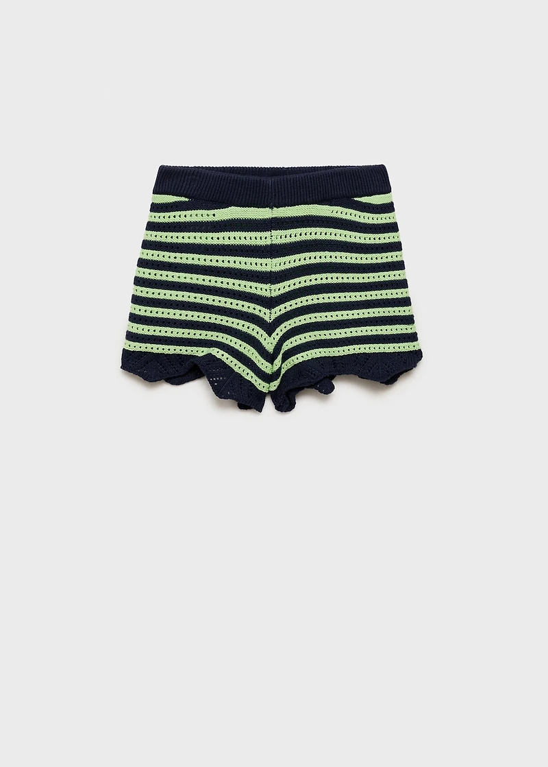 Contrasting crochet shorts