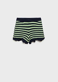 Contrasting crochet shorts