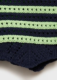 Contrasting crochet shorts