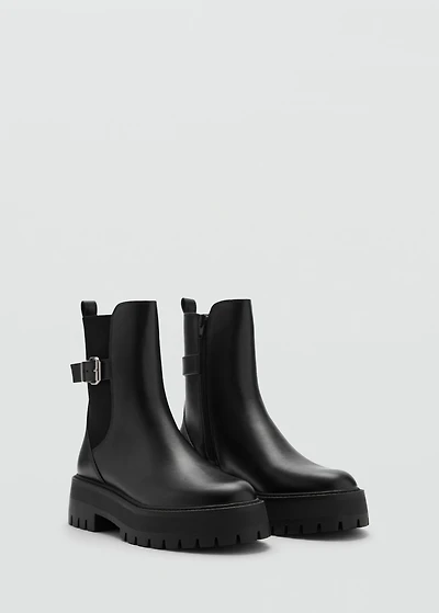 Chelsea boots with buckle