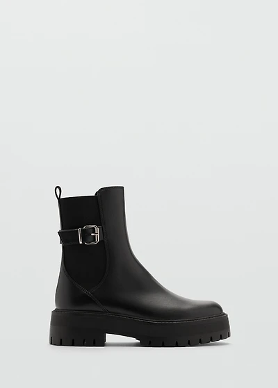 Chelsea boots with buckle