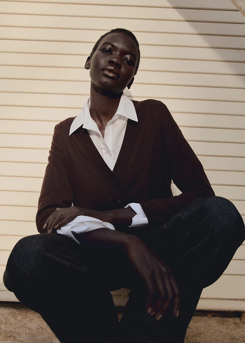 V-neck knitted cardigan