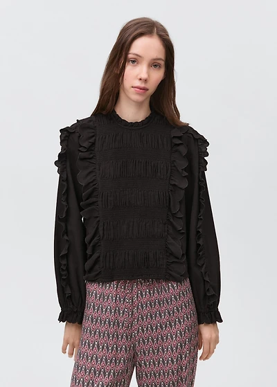 Ruched blouse with ruffles