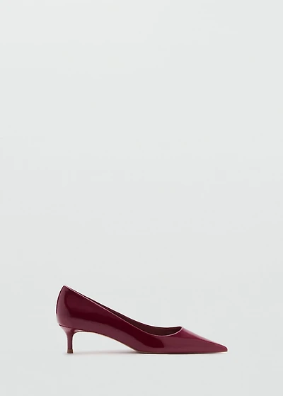 Kitten-heel pointed-toe shoes with patent leather effect