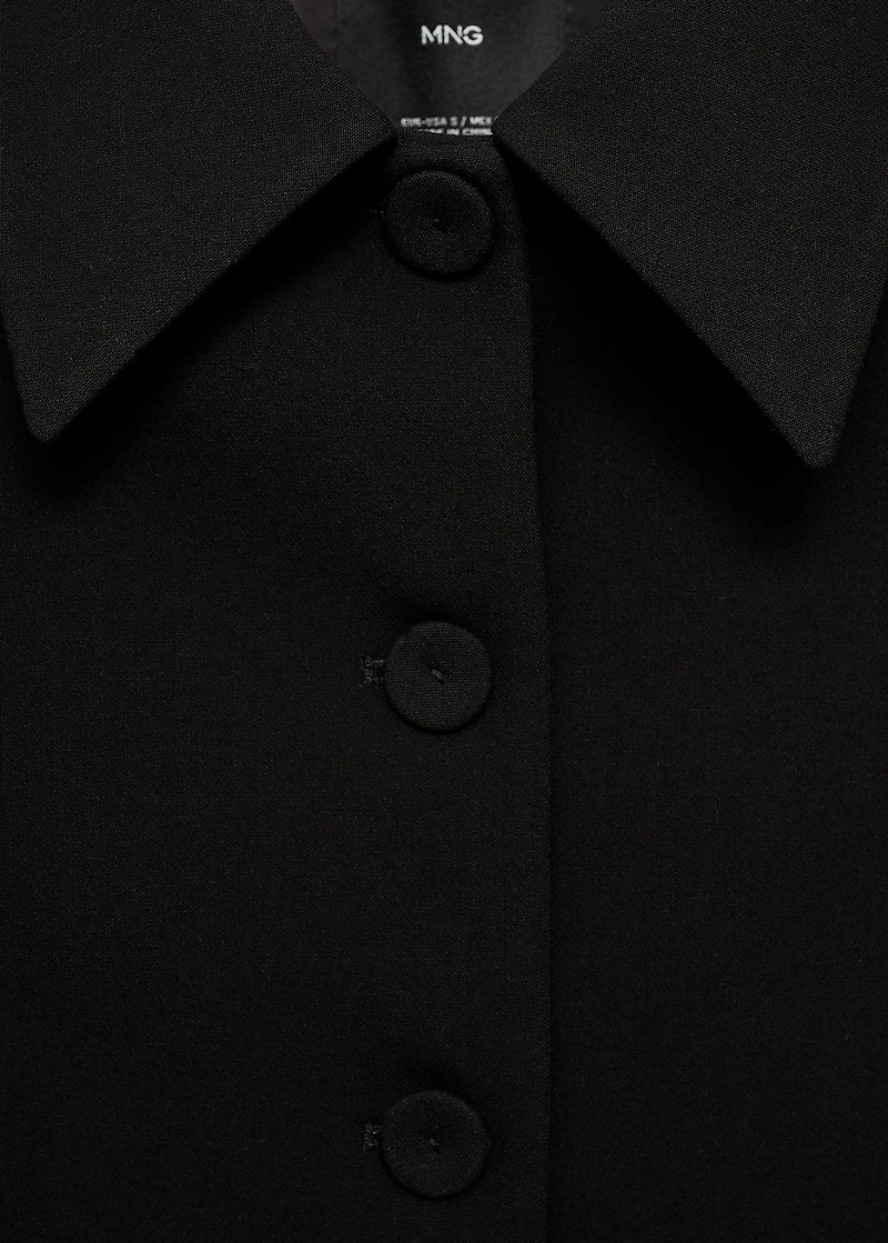 Suit blazer with lapels