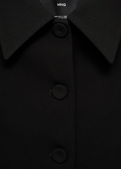 Suit blazer with lapels