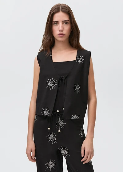 Long pants with embroidered details