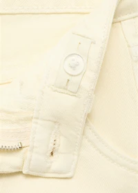 Straight shorts with frayed hem