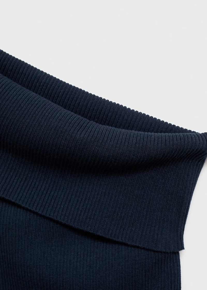 Asymmetrical off-the-shoulder top