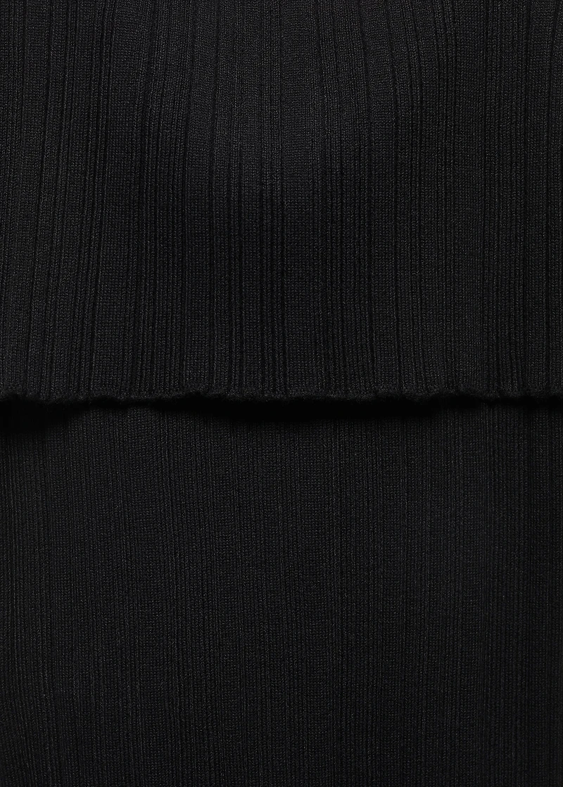 Strapless knitted top