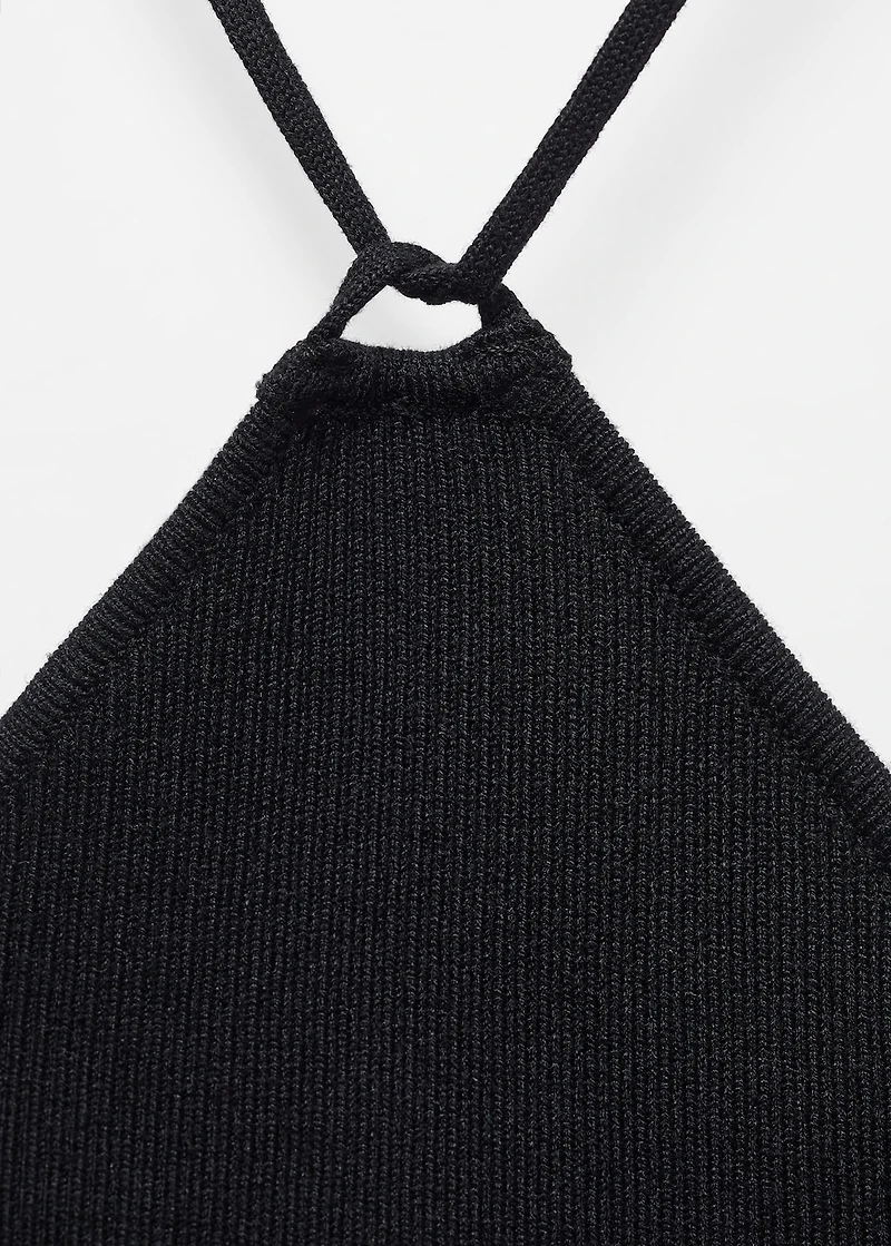 Knitted top with metallic thread