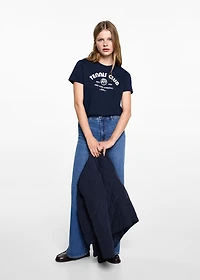 Short-sleeved t-shirt with message