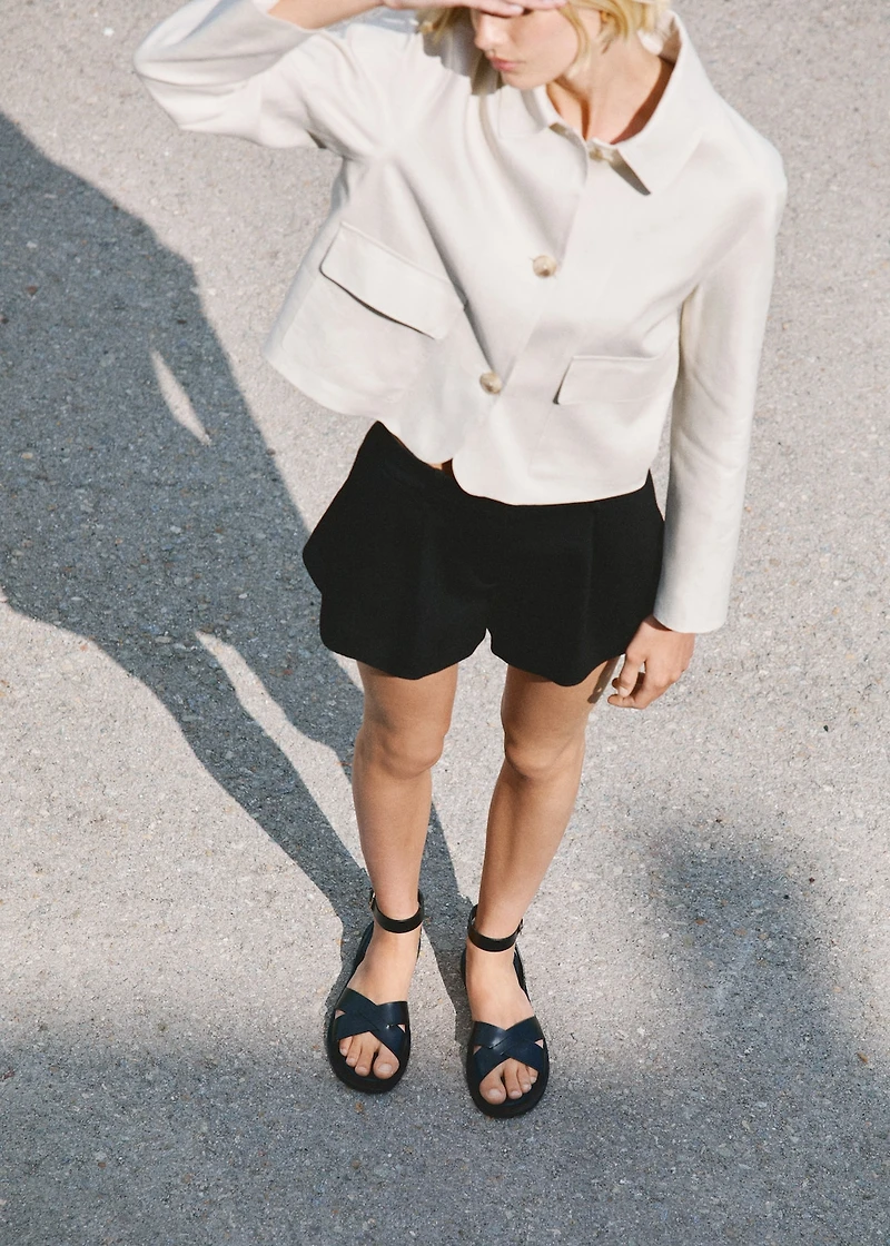 Leather sandals with buckle strap