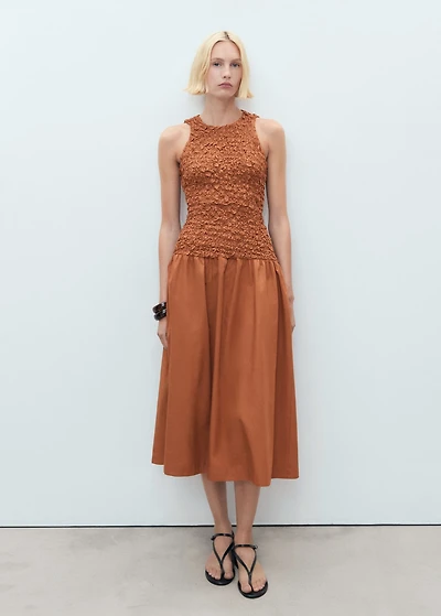 Combined open-back textured dress