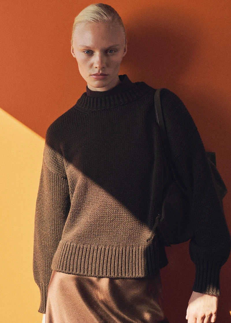 Chunky-knit sweater with ribbed trims