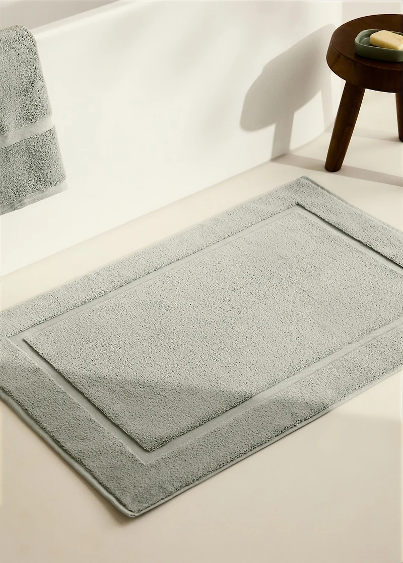 Soft cotton bath mat