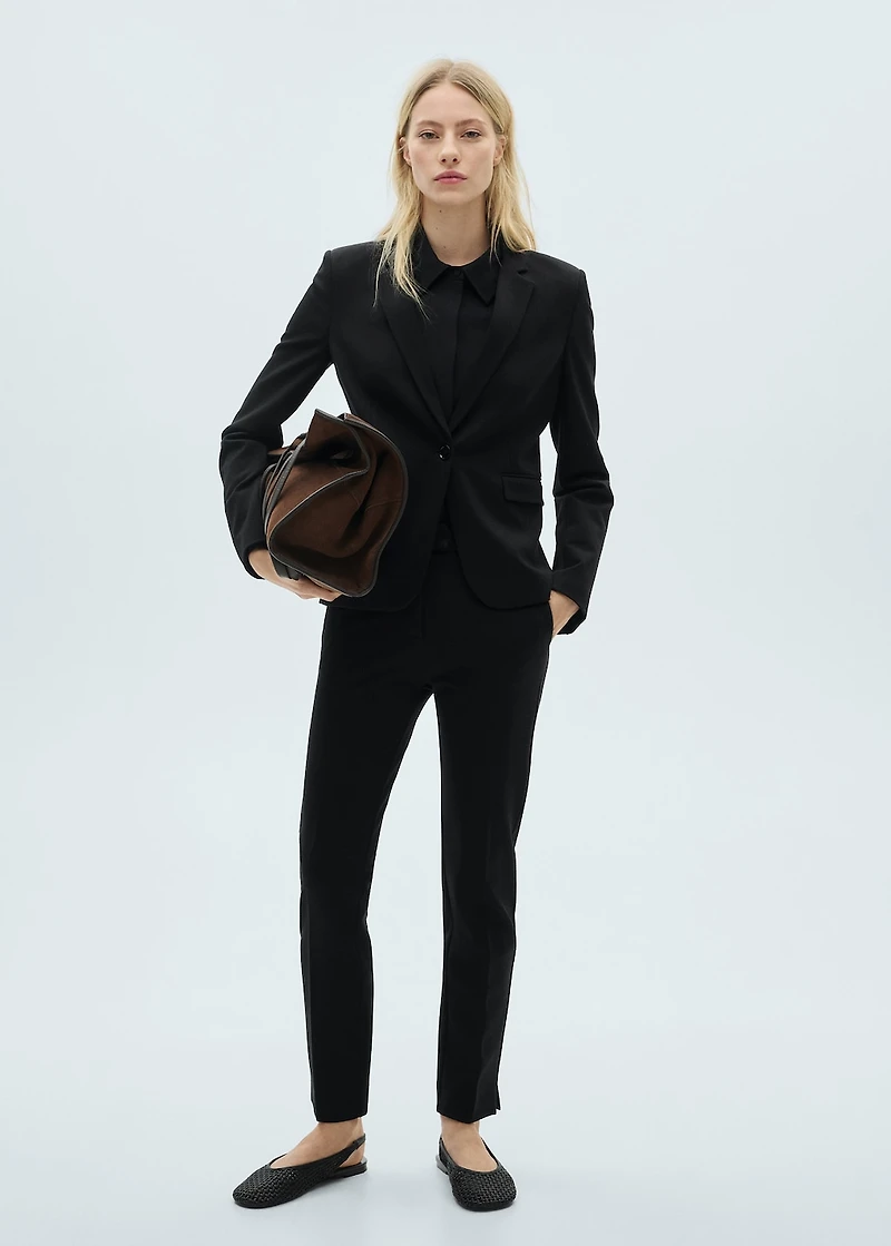 Suit blazer with flap pockets