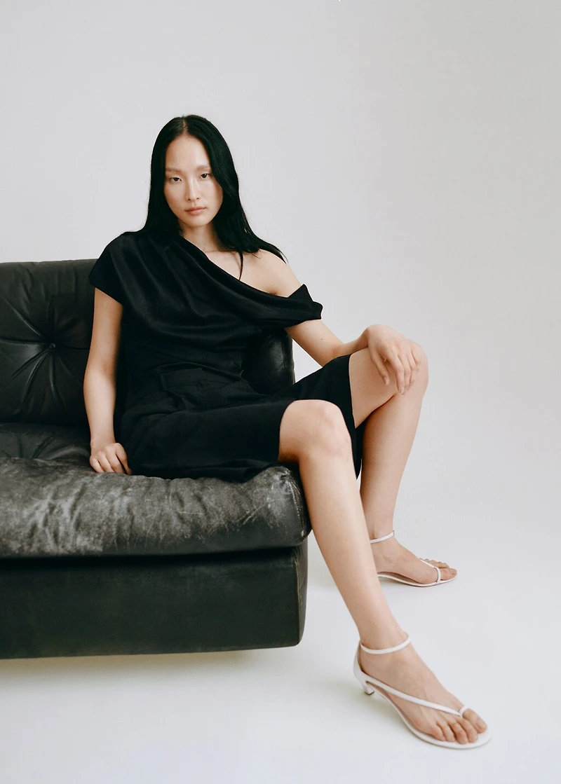 Leather sandals with a wide strap