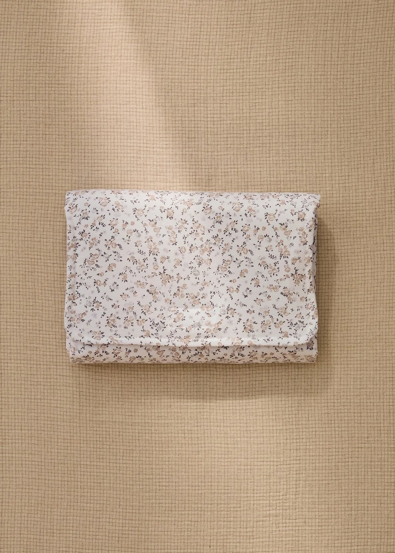 Children’s cotton portable changing table with mini-flower print