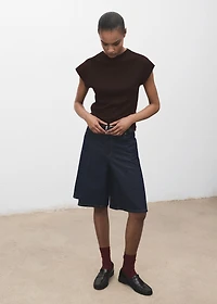 Short-sleeved fine-knit sweater